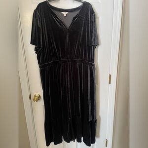 Terra & Sky Black Velvet Maxi Dress